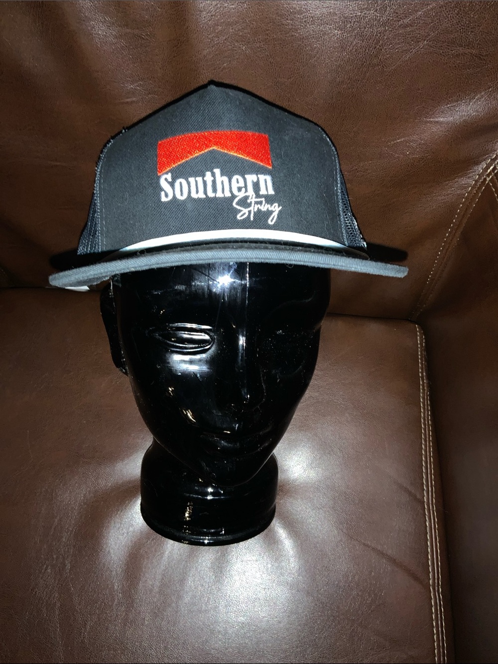 Southern String Hat Co Black Trucker Hat Snapback Rope Cap EUC. NWOT.